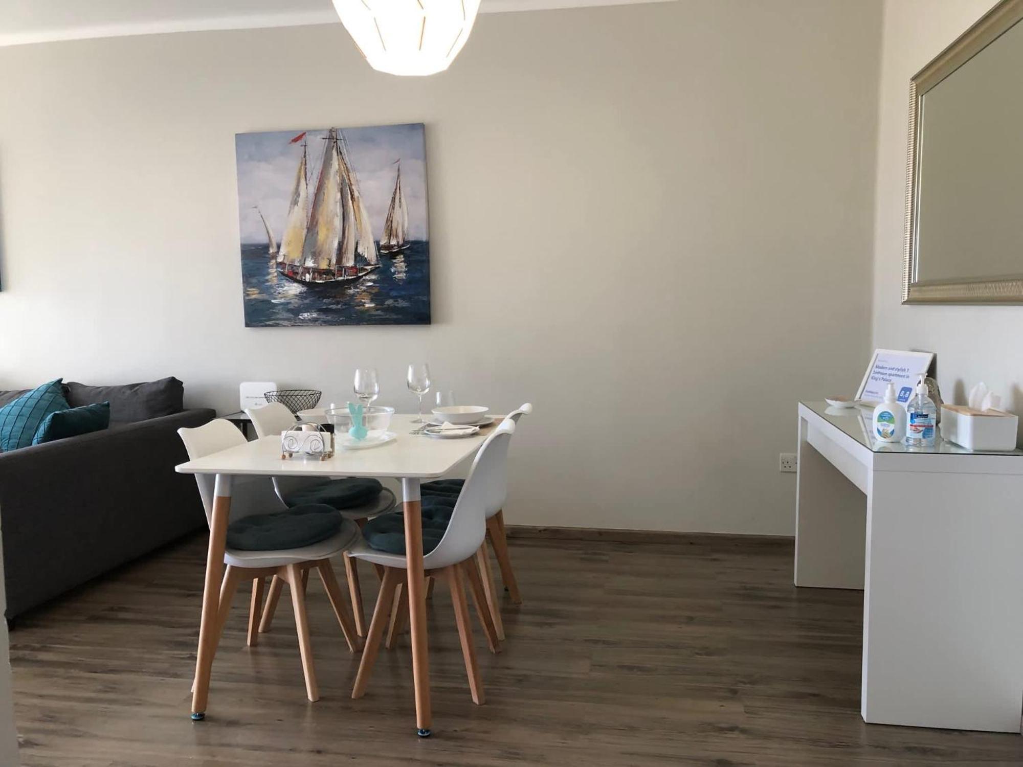 Kings Palace - Modern And Stylish 1 Bedroom Apartment 파포스 외부 사진