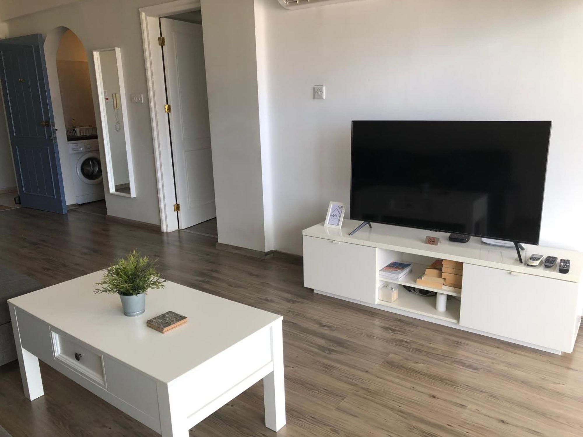 Kings Palace - Modern And Stylish 1 Bedroom Apartment 파포스 외부 사진